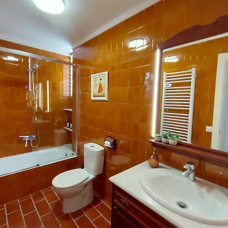 Les Voltes Iii - Stunning 5bd With Panoramic Views In Hilltop Wine Village Barbara