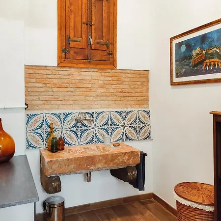 Holiday home Les Voltes Iii - Stunning 5bd With Panoramic Views In Hilltop Wine Village Barbara
